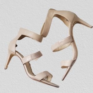 Nine West Awesome Sandals nude Size 9 strappy.
